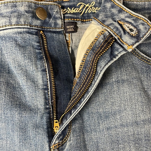 Universal Thread Women’s Denim Blue Jeans 18/34S - Picture 8 of 8